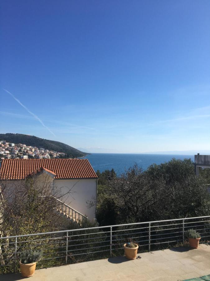 Gospino Apartment 1 Perfect For A Family Trogir Ngoại thất bức ảnh